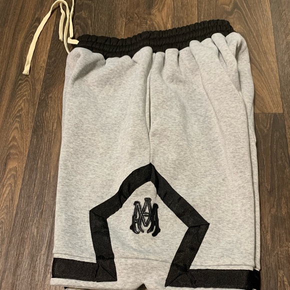 AMIRI Other - AMIRI Grey/Black Logo Sweat Shorts Size 2XL UNISEX NEW
100 % Cotton